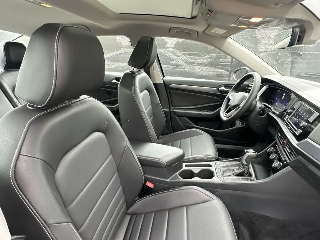 Thumbnail: 2022 Volkswagen Jetta - 27