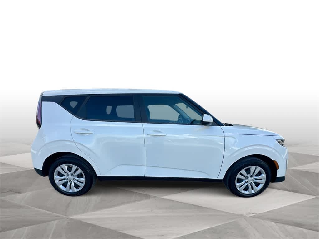 Thumbnail: 2023 Kia Soul - 9