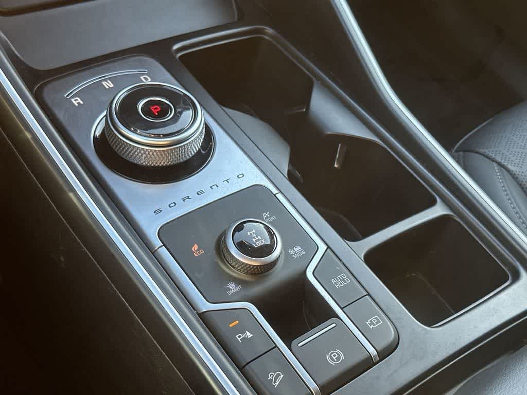 Thumbnail: 2023 Kia Sorento - 22