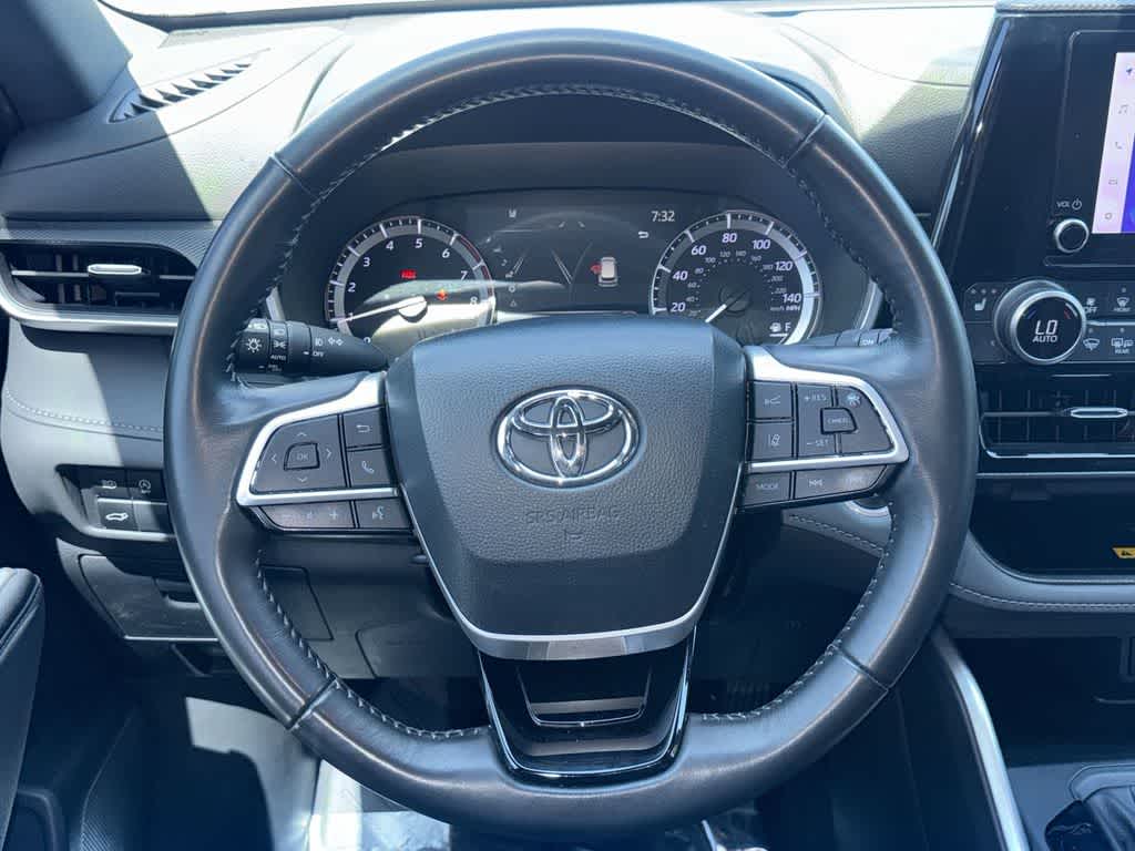 Thumbnail: 2024 Toyota Highlander - 15