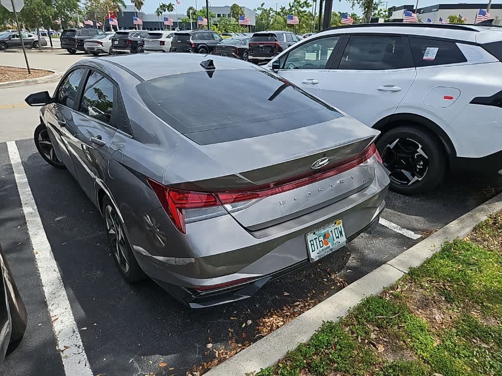 Thumbnail: 2023 Hyundai Elantra - 19