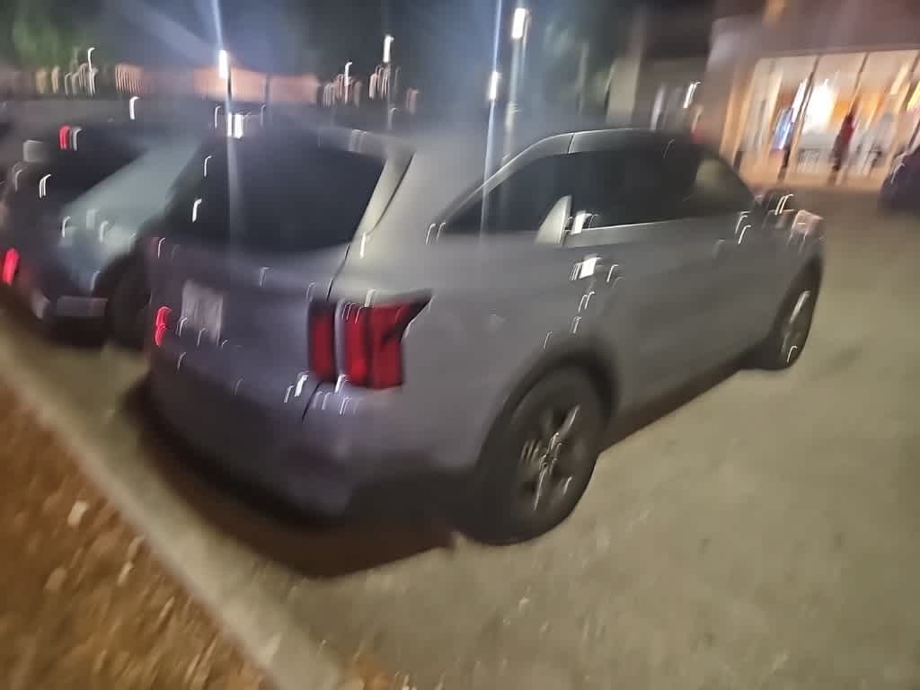 Thumbnail: 2022 Kia Sorento - 9