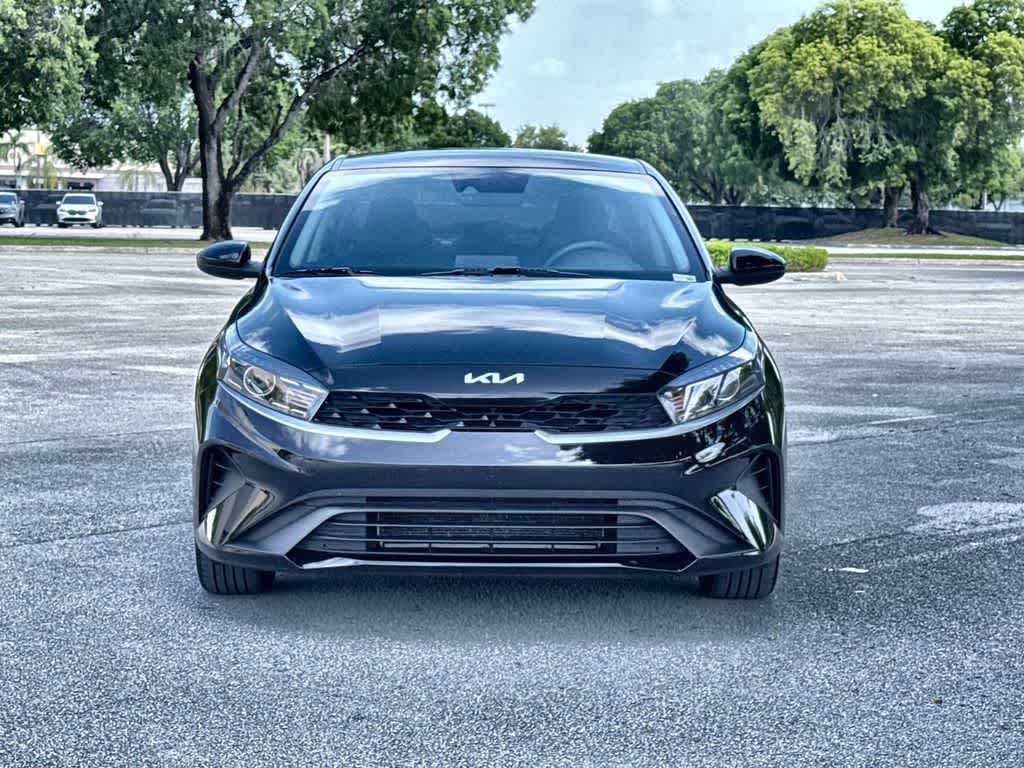 Thumbnail: 2024 Kia Forte - 3