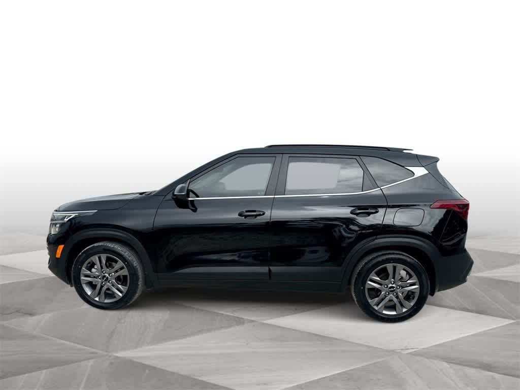 Thumbnail: 2023 Kia Seltos - 5