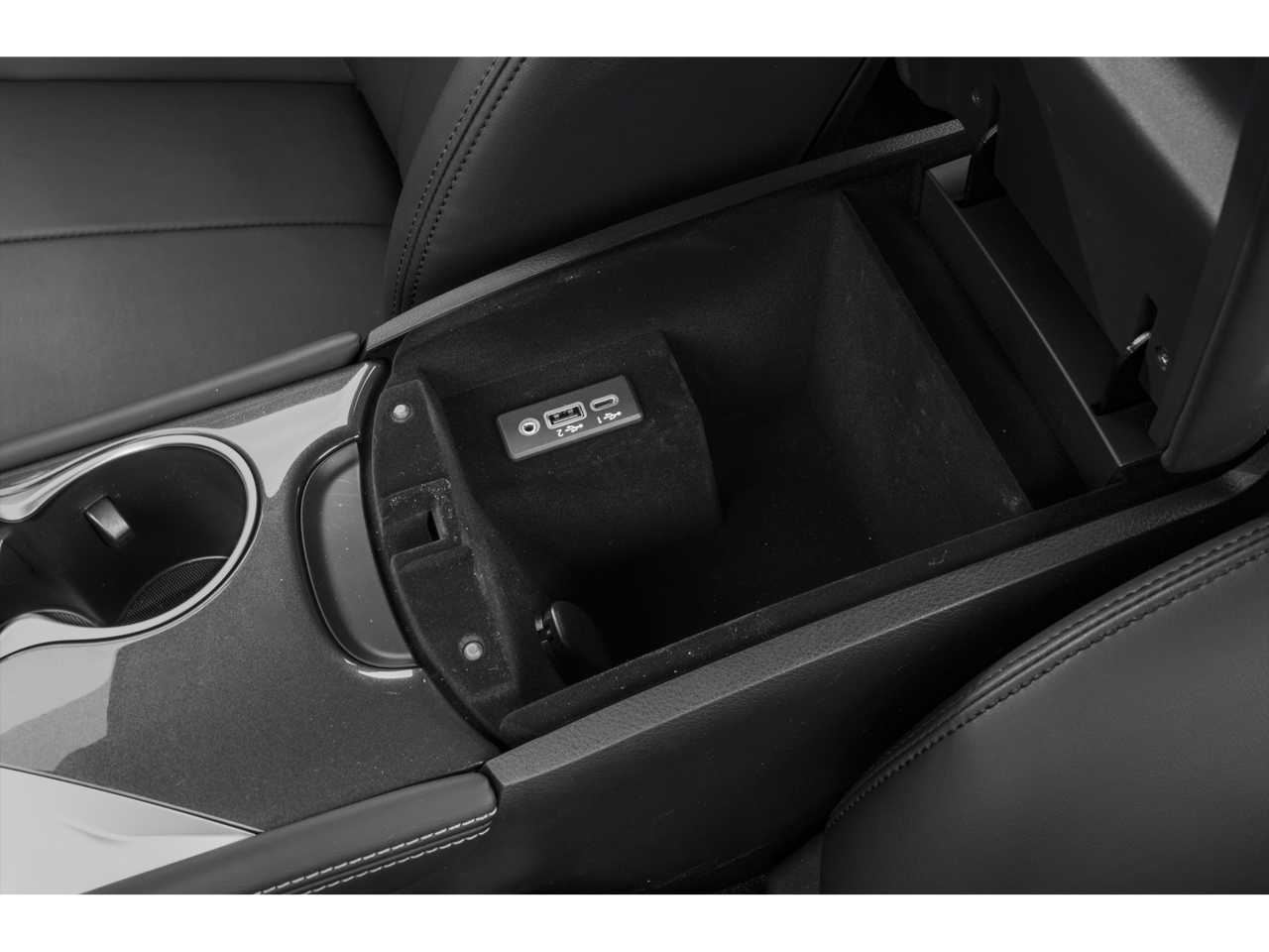 Thumbnail: 2023 INFINITI Q50 - 10