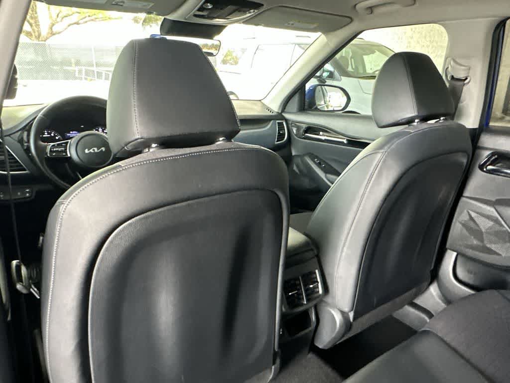 Thumbnail: 2023 Kia Seltos - 23