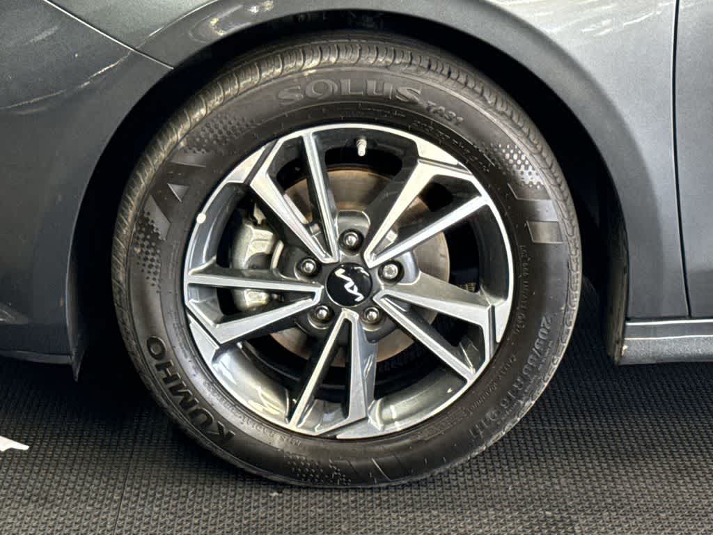 Thumbnail: 2024 Kia Forte - 11