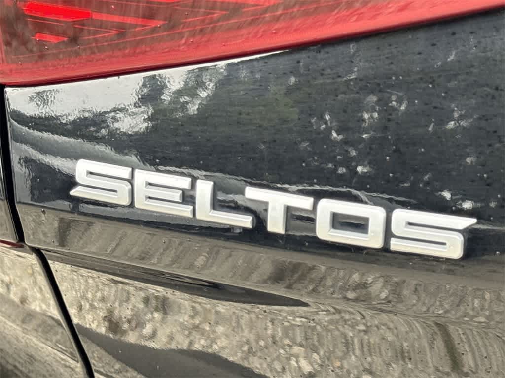 Thumbnail: 2023 Kia Seltos - 10