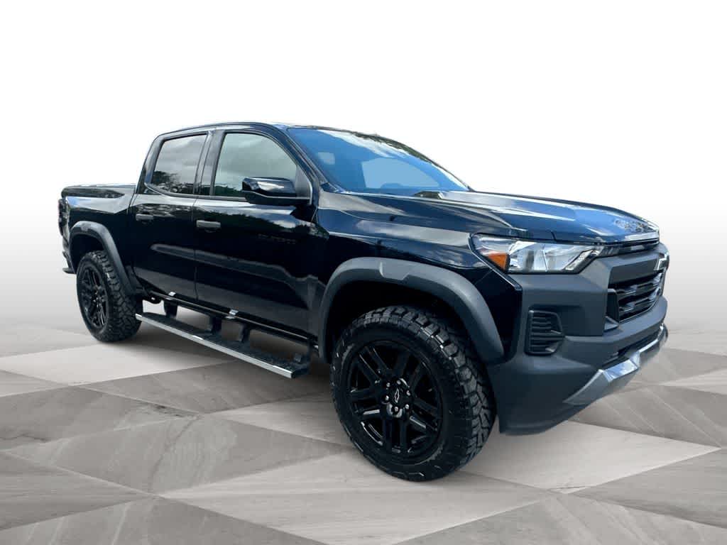 Thumbnail: 2023 Chevrolet Colorado - 2