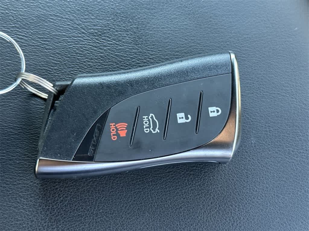 Thumbnail: 2021 Lexus ES - 28