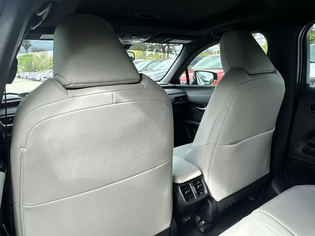 Thumbnail: 2023 Lexus UX - 23