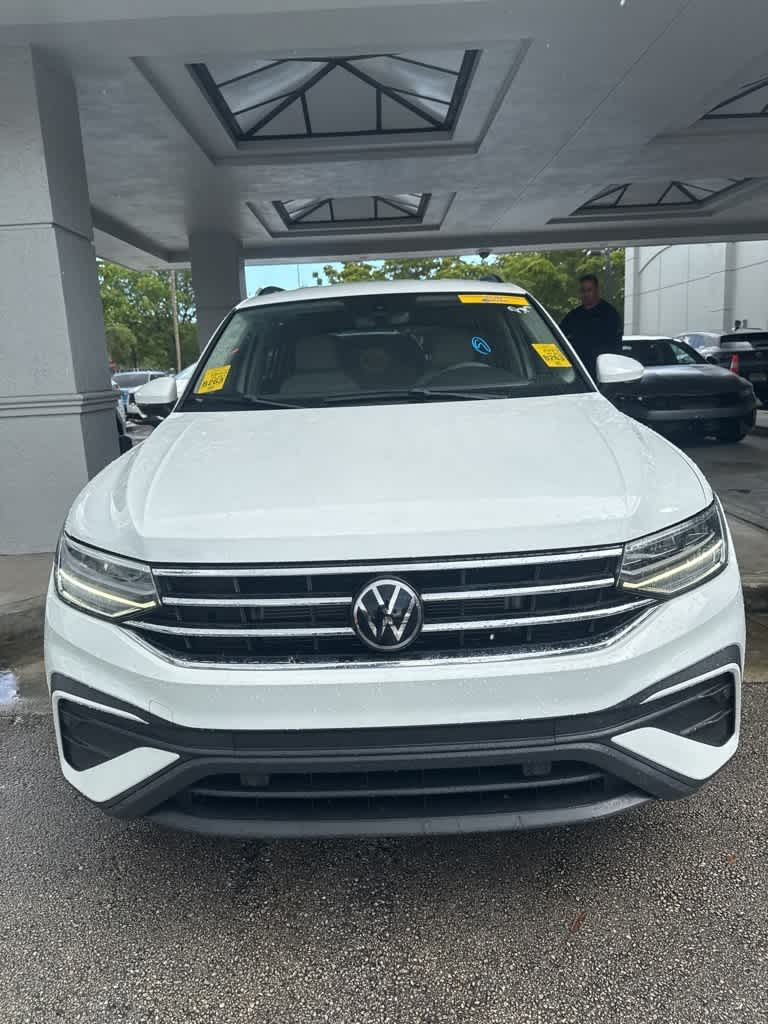Thumbnail: 2023 Volkswagen Tiguan - 18