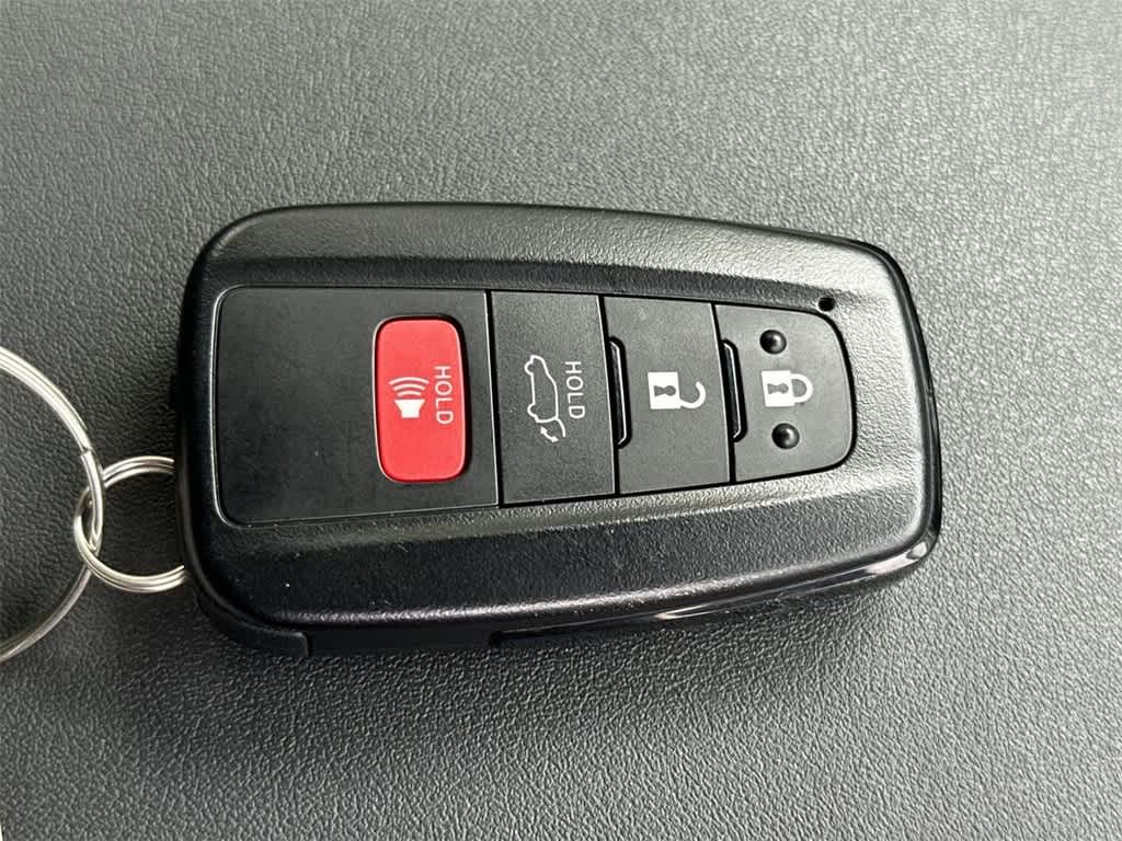 Thumbnail: 2023 Toyota Highlander - 28