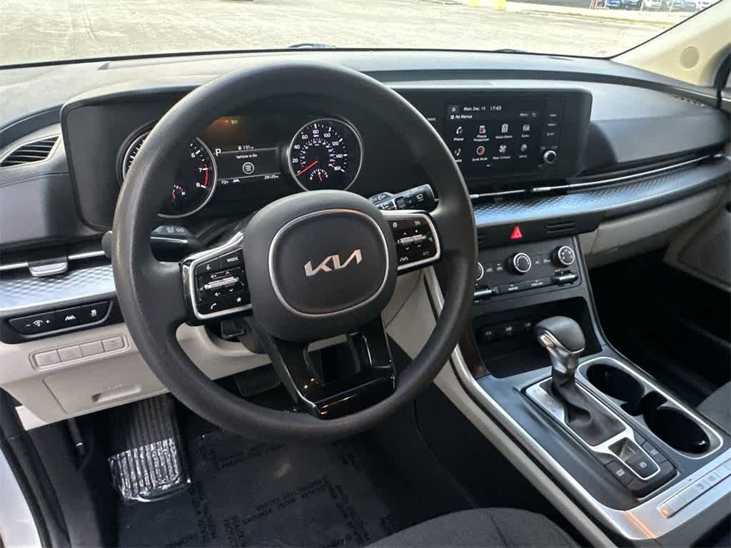 Thumbnail: 2023 Kia Carnival - 13