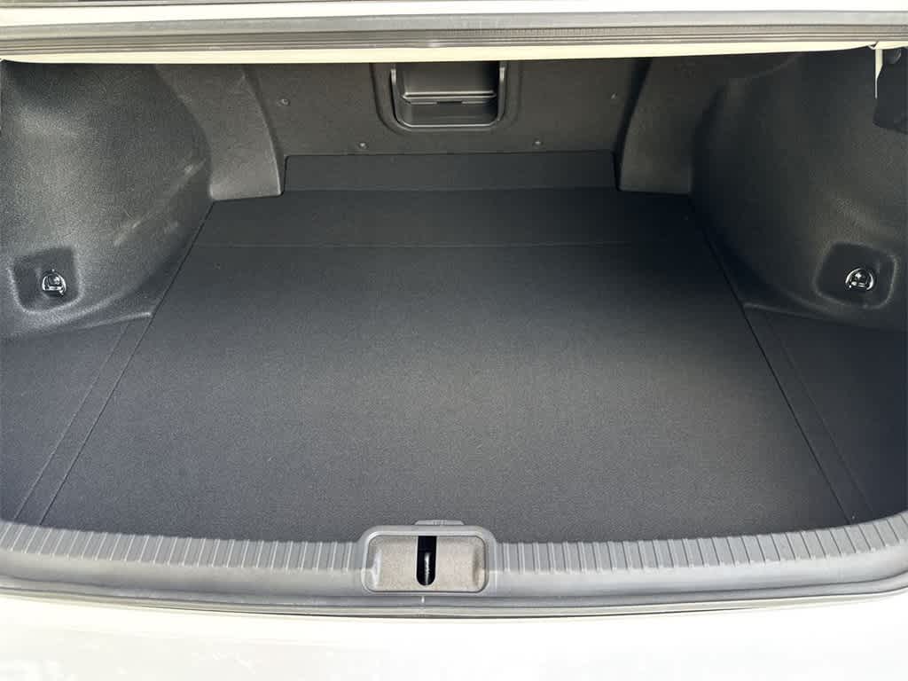 Thumbnail: 2021 Lexus ES - 25