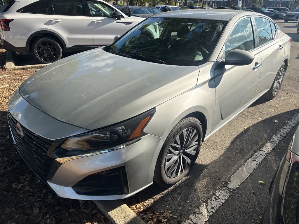 Used 2023 Nissan Altima 2.5 SV Sedan