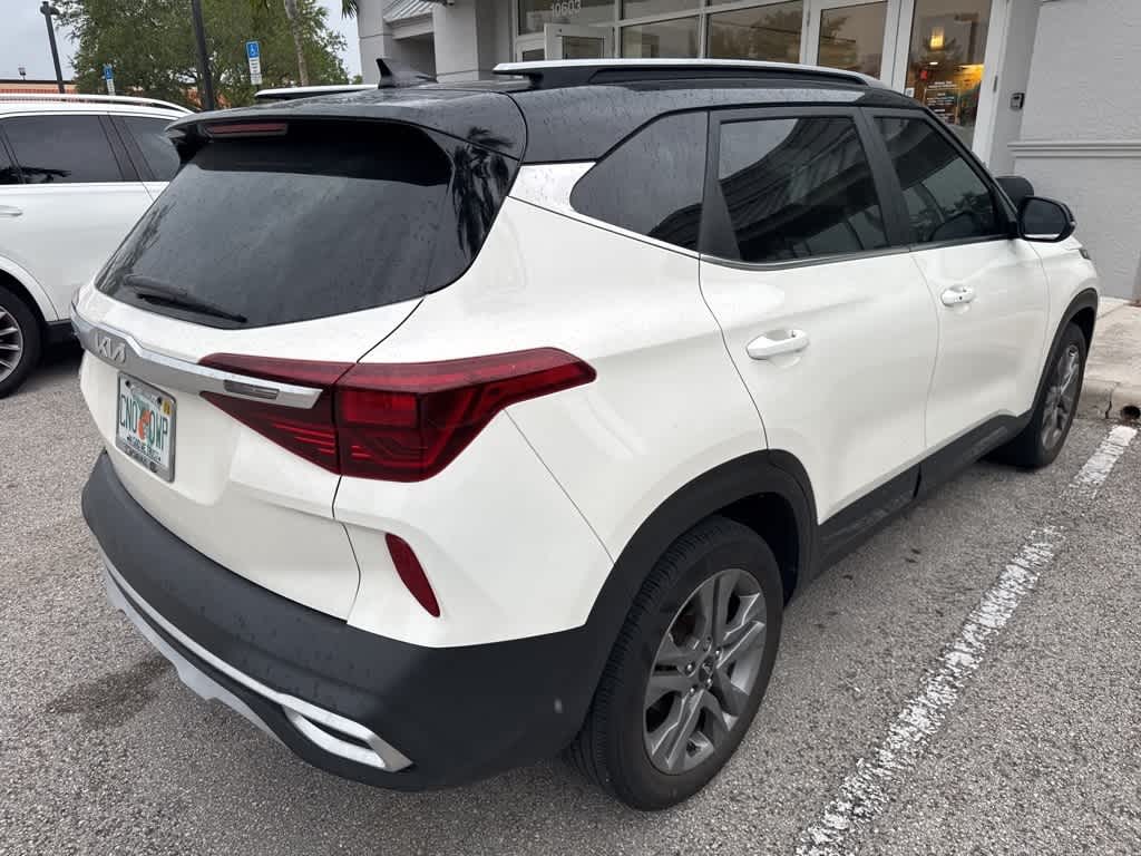 Thumbnail: 2022 Kia Seltos - 4