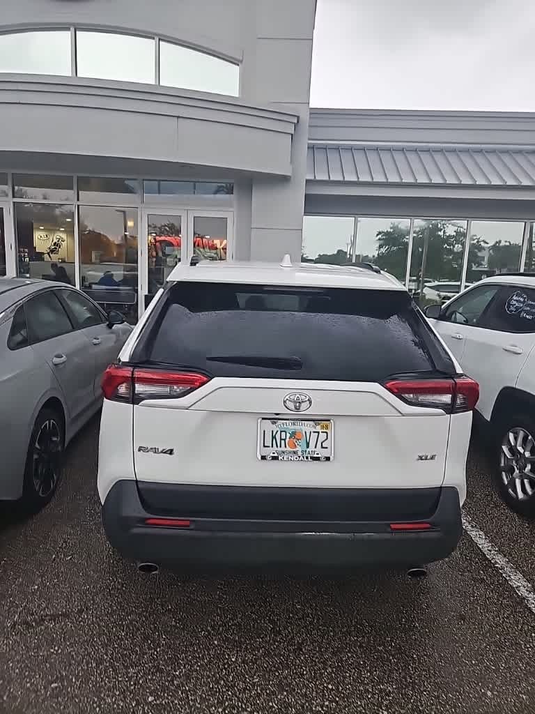 Thumbnail: 2019 Toyota RAV4 - 12
