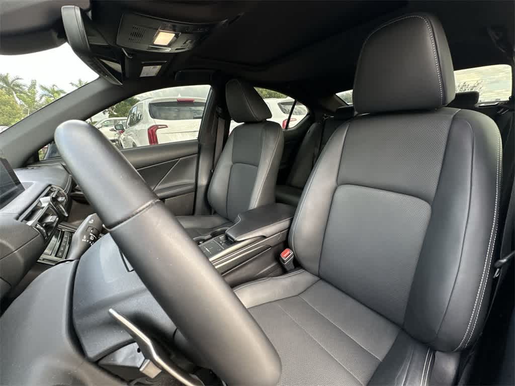 Thumbnail: 2023 Lexus IS - 14