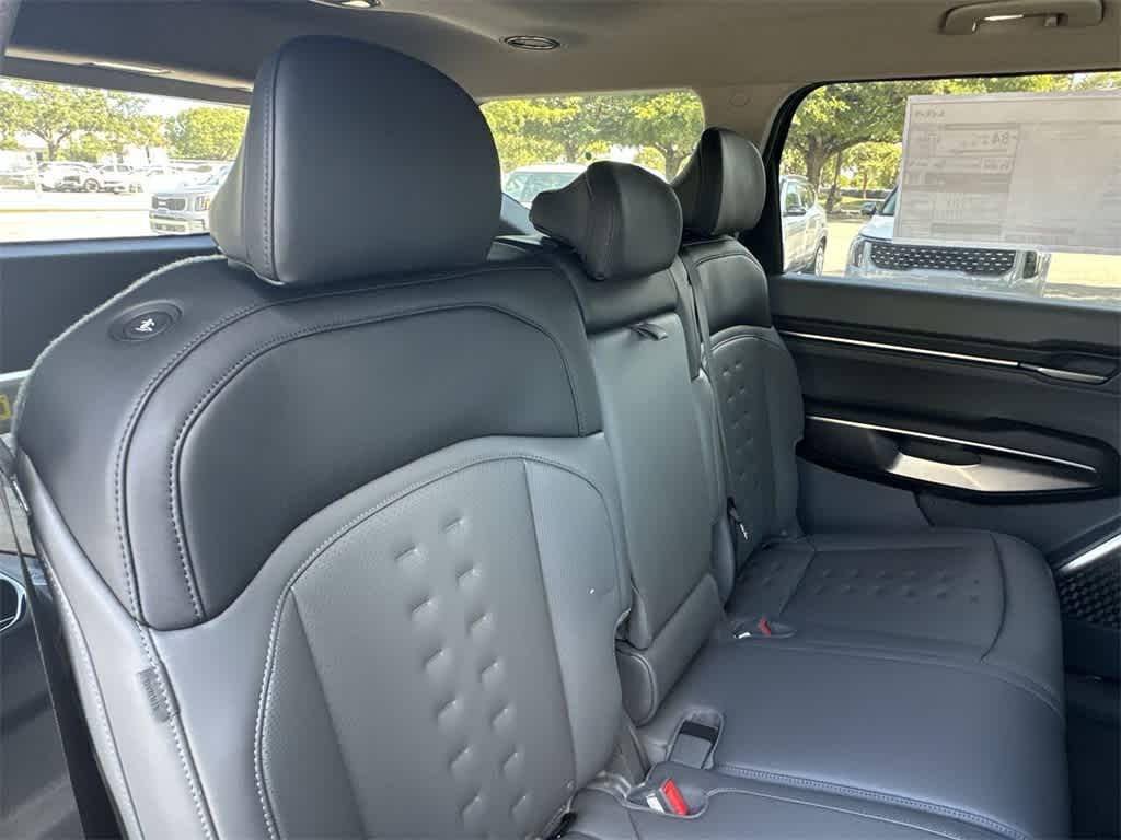 Thumbnail: 2026 Kia EV9 - 26