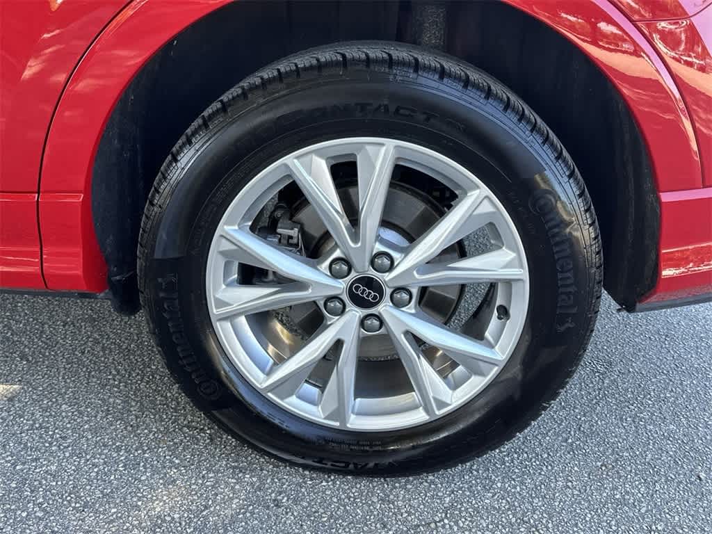 Thumbnail: 2025 Audi Q3 - 11