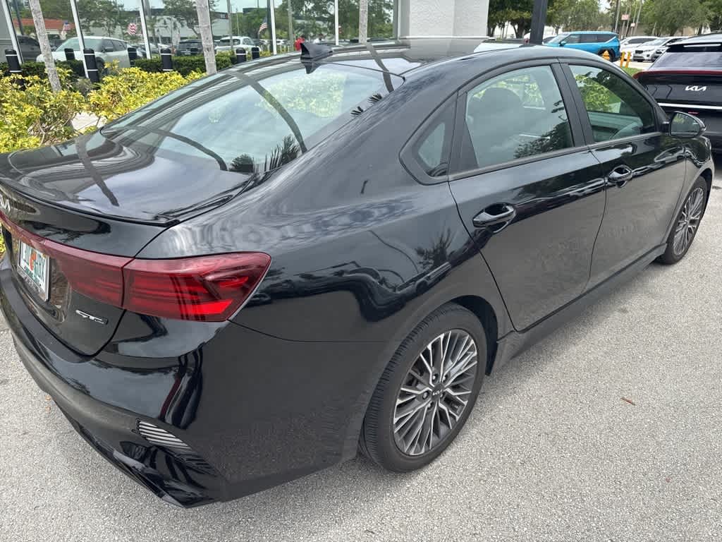 Thumbnail: 2022 Kia Forte - 3