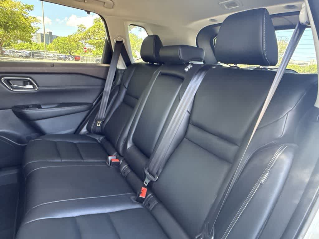 Thumbnail: 2021 Nissan Rogue - 21