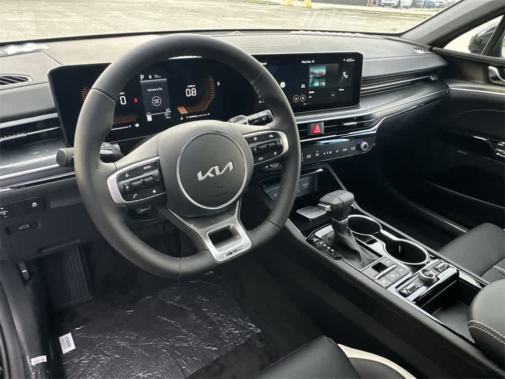 Thumbnail: 2026 Kia K5 - 13