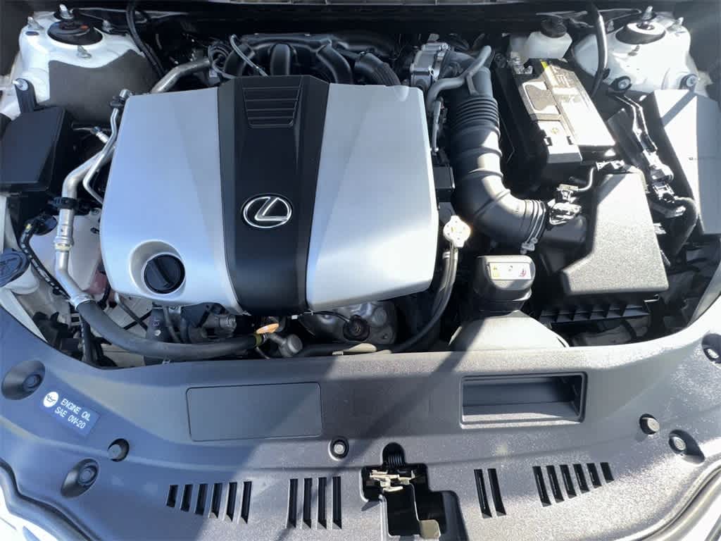 Thumbnail: 2021 Lexus ES - 12