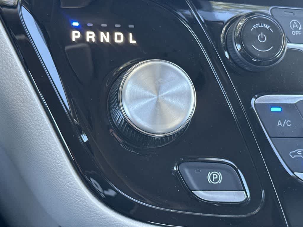 Thumbnail: 2023 Chrysler Pacifica - 21