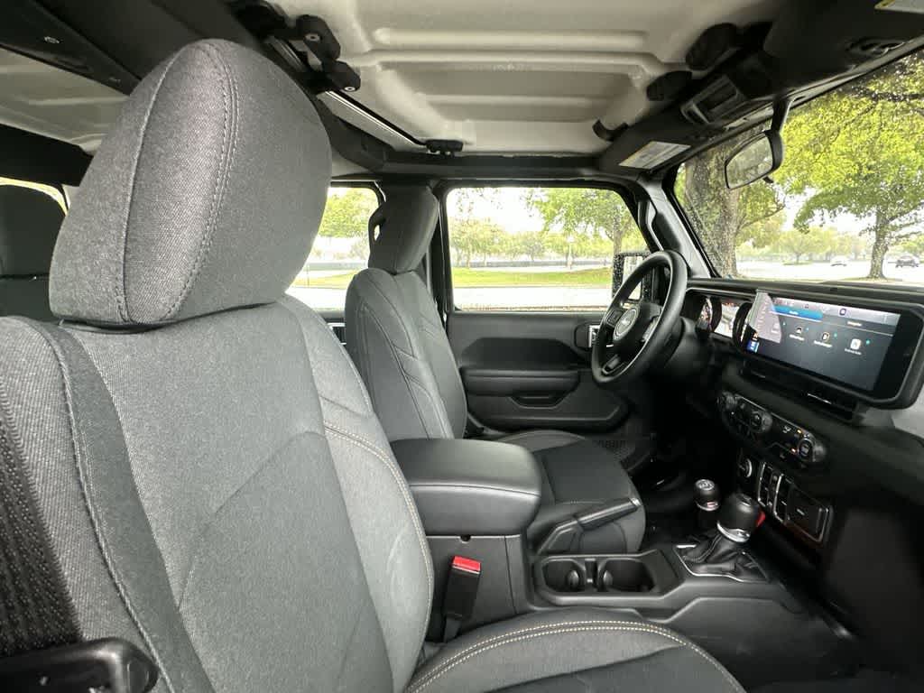 Thumbnail: 2025 Jeep Gladiator - 27