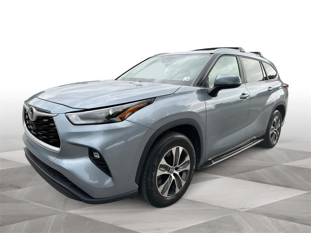 Thumbnail: 2023 Toyota Highlander - 1
