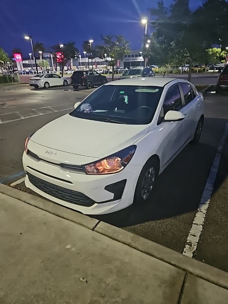 Thumbnail: 2023 Kia Rio - 4