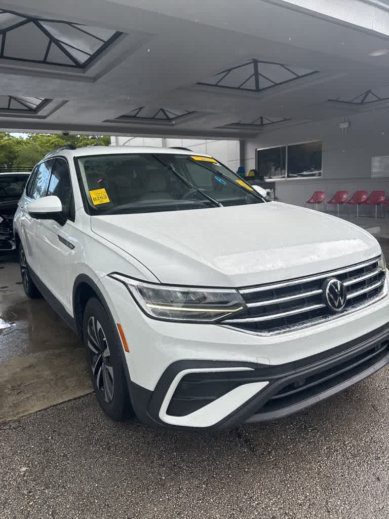 Thumbnail: 2023 Volkswagen Tiguan - 17