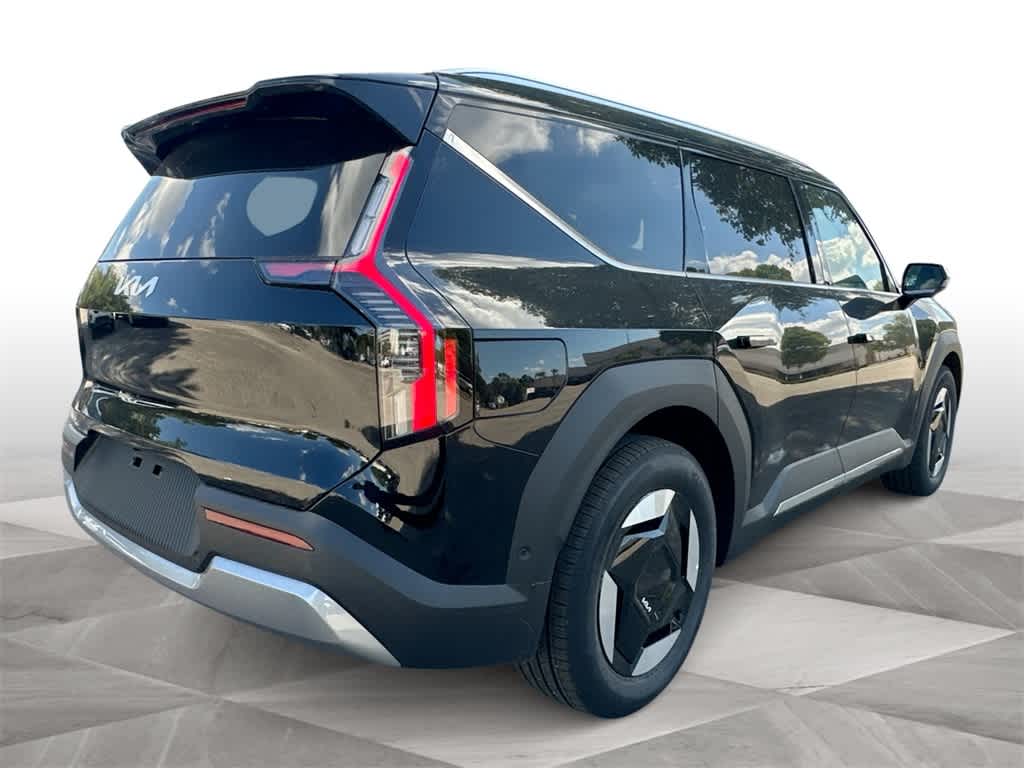 Thumbnail: 2026 Kia EV9 - 8