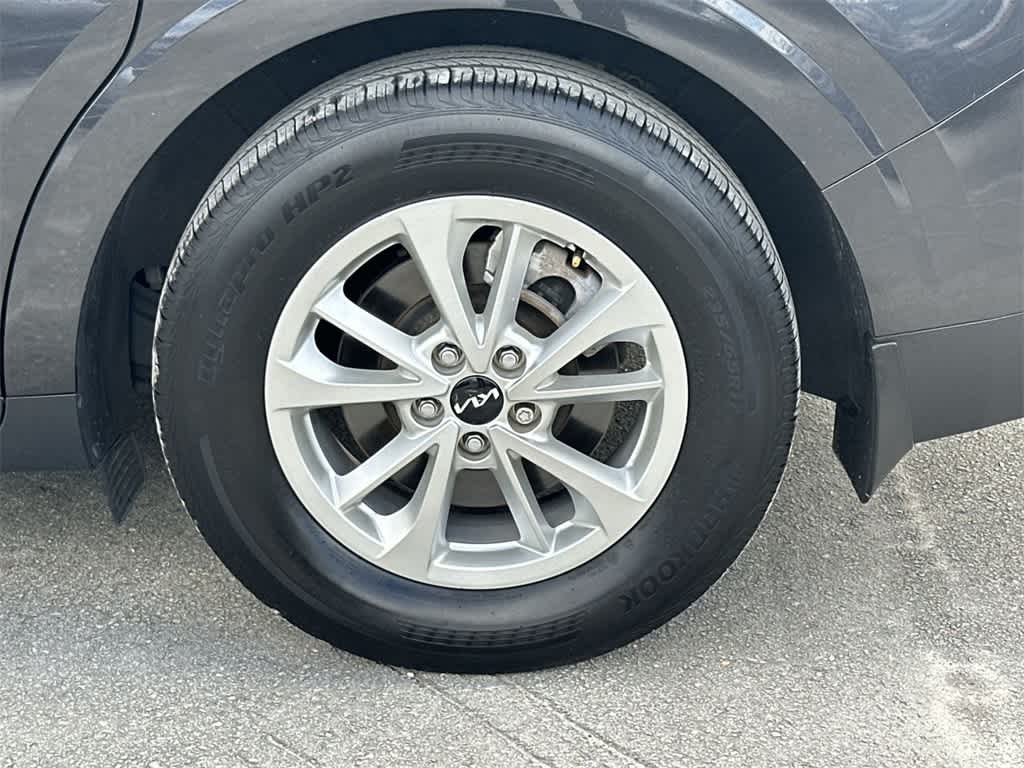 Thumbnail: 2023 Kia Carnival - 11