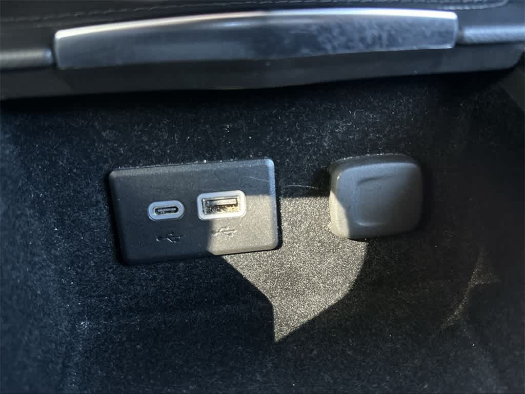 Thumbnail: 2025 Cadillac XT4 - 17