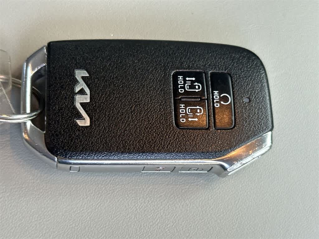 Thumbnail: 2023 Kia Carnival - 28