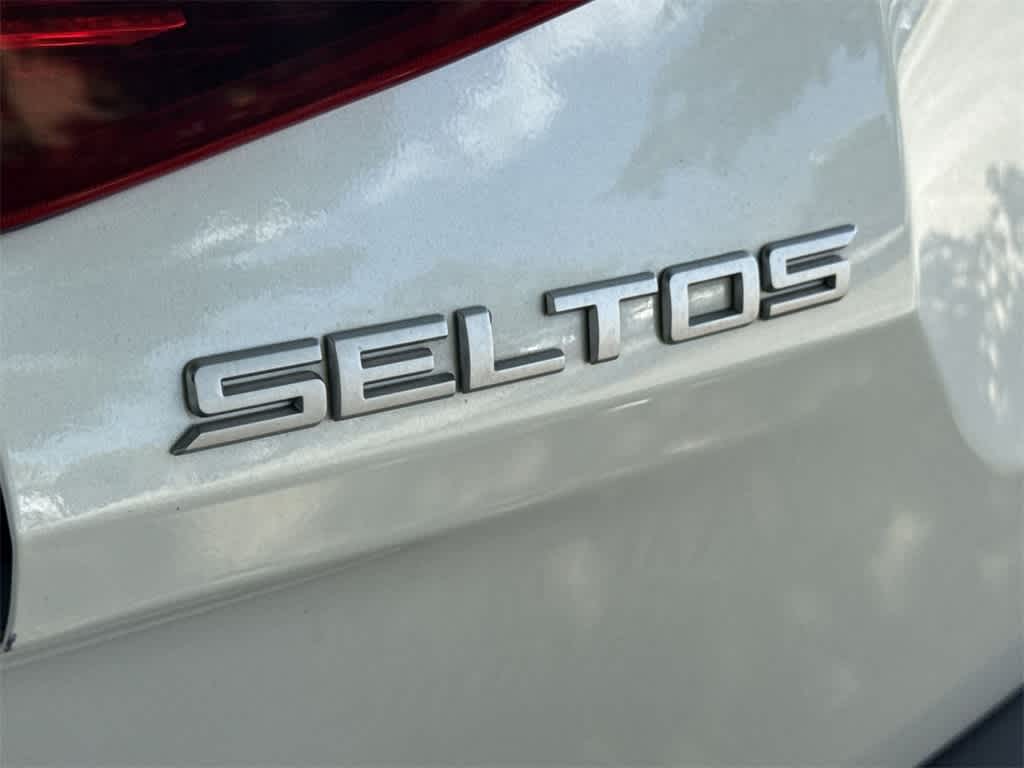 Thumbnail: 2023 Kia Seltos - 10