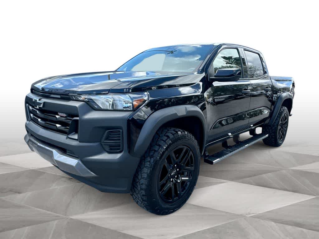 Thumbnail: 2023 Chevrolet Colorado - 4