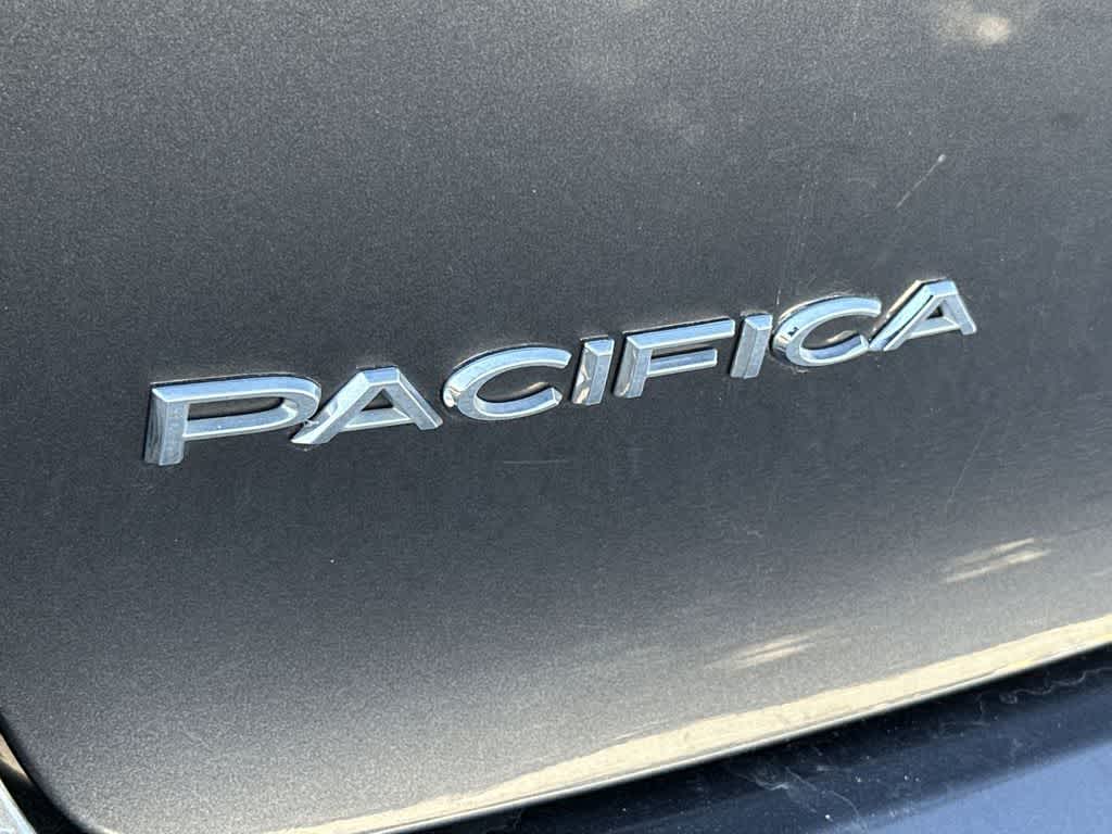 Thumbnail: 2023 Chrysler Pacifica - 10