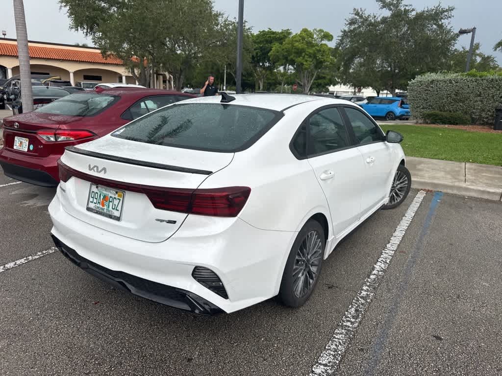 Thumbnail: 2022 Kia Forte - 4