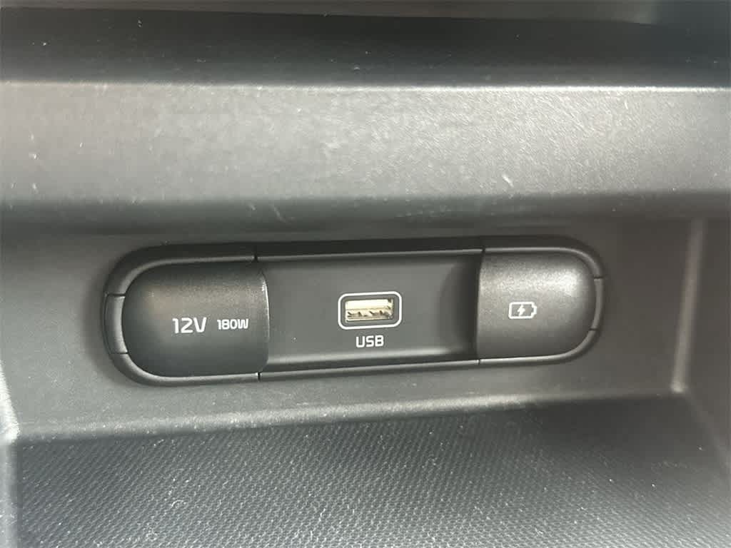 Thumbnail: 2023 Kia Seltos - 16