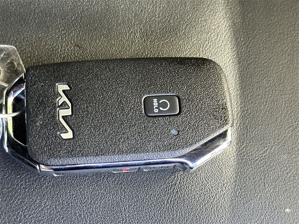 Thumbnail: 2022 Kia Stinger - 28