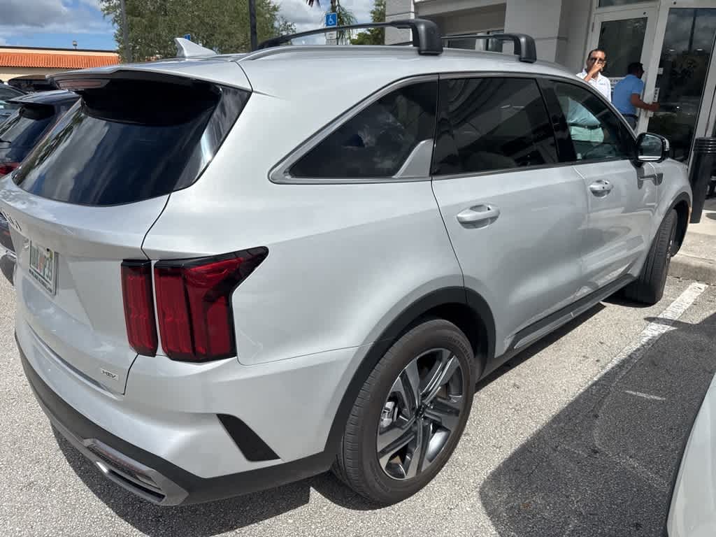 Thumbnail: 2023 Kia Sorento - 4