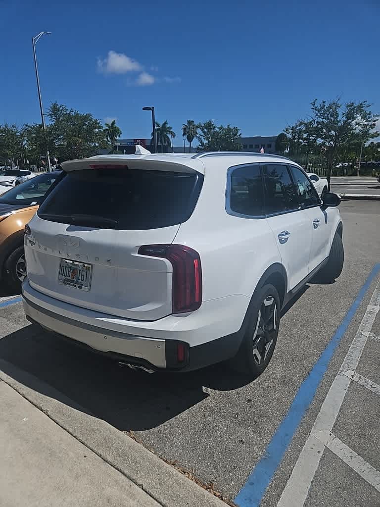 Thumbnail: 2023 Kia Telluride - 13