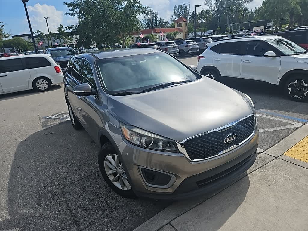 Thumbnail: 2016 Kia Sorento - 9