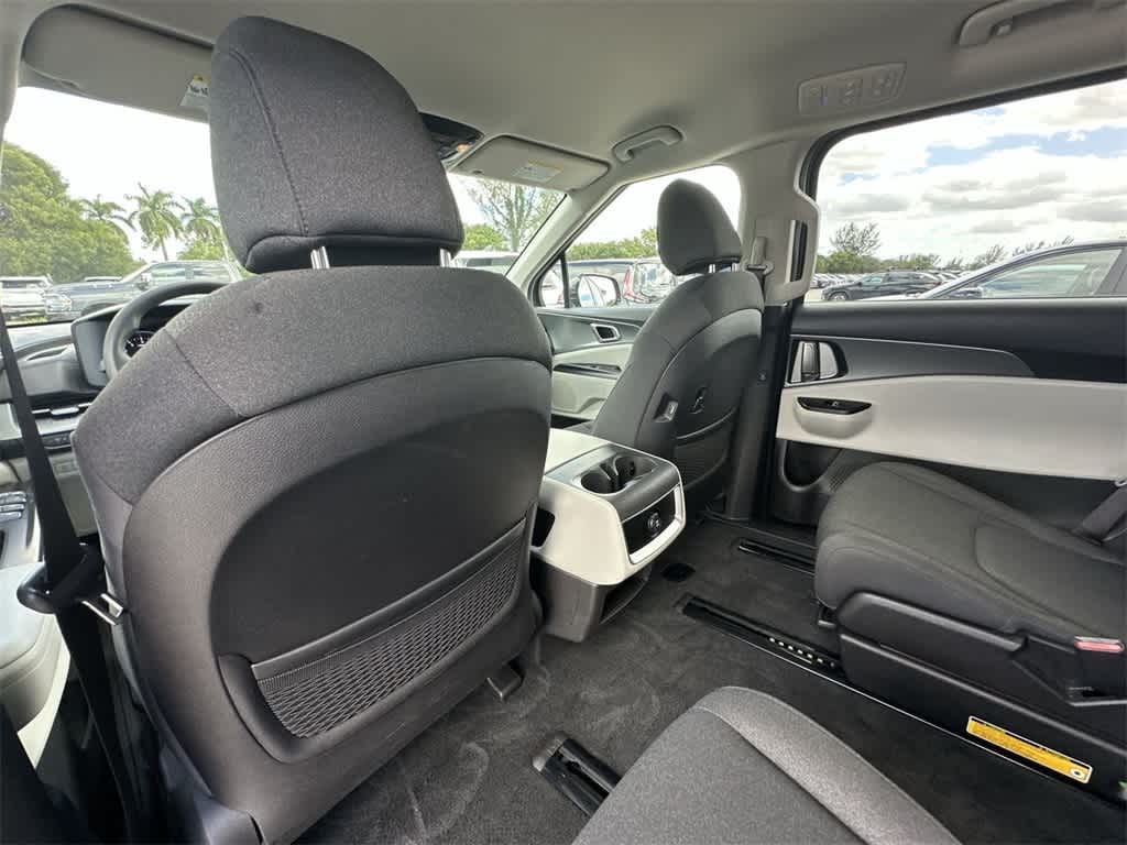 Thumbnail: 2023 Kia Carnival - 23