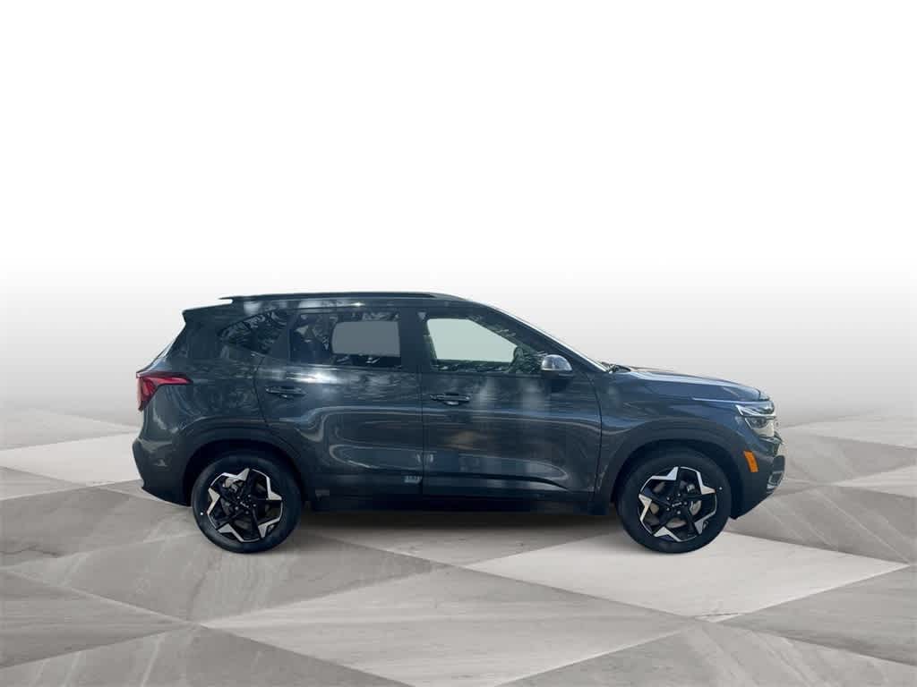 2025 Kia Seltos S 9