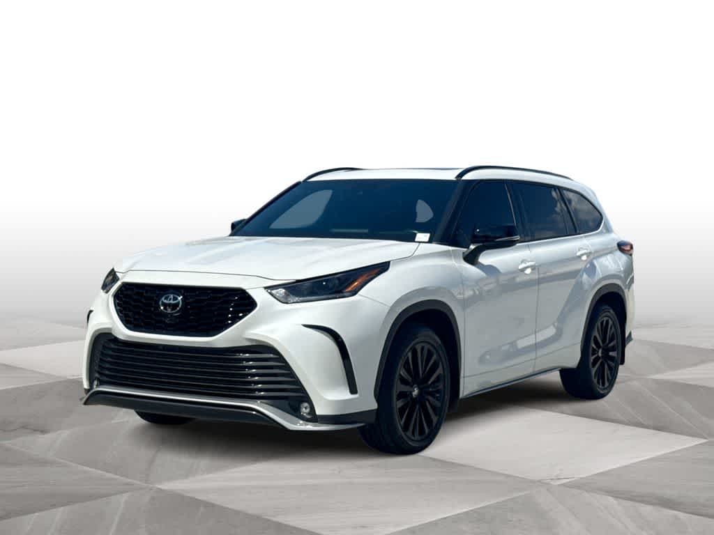 Thumbnail: 2024 Toyota Highlander - 4